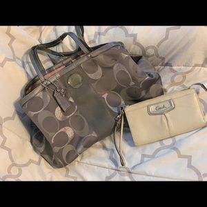 Coach shoulder bag w/ wristlet